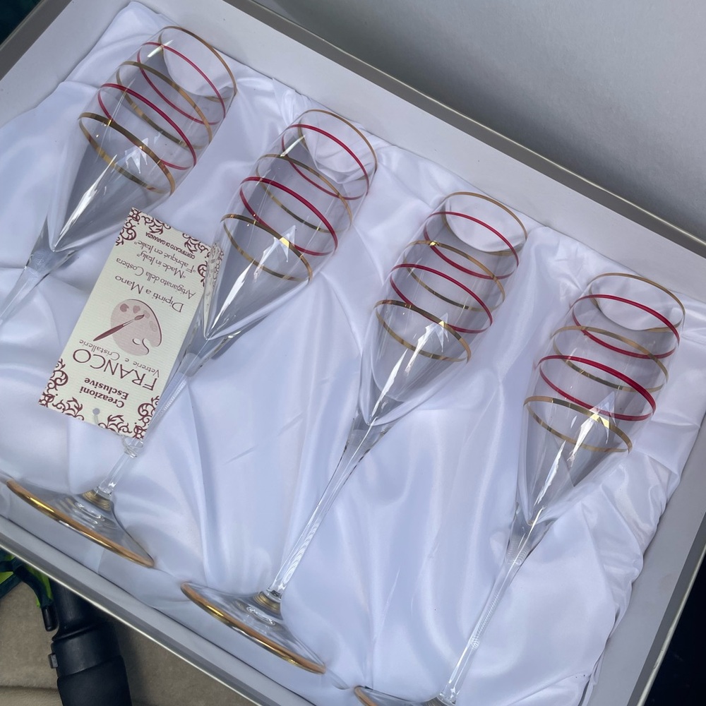 Gold and Red Champagne Flutes Set